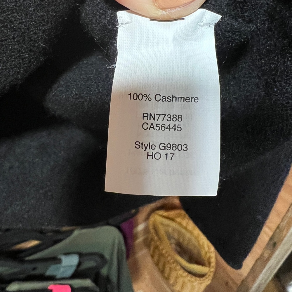 J. Crew Factory 💯% Cashmere Crewneck Black Sweater Size M - Picture 4 of 5